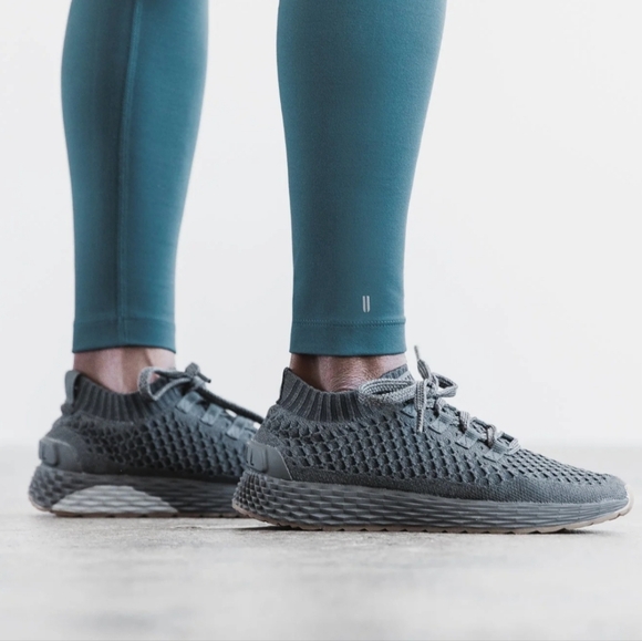 NWT NOBULL High-Rise Matte Tight 28" - Deep Teal Matte - SZ Small - Picture 4 of 8